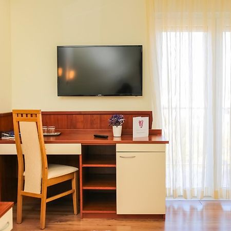 Hotel Merlot Opuzen  Экстерьер фото