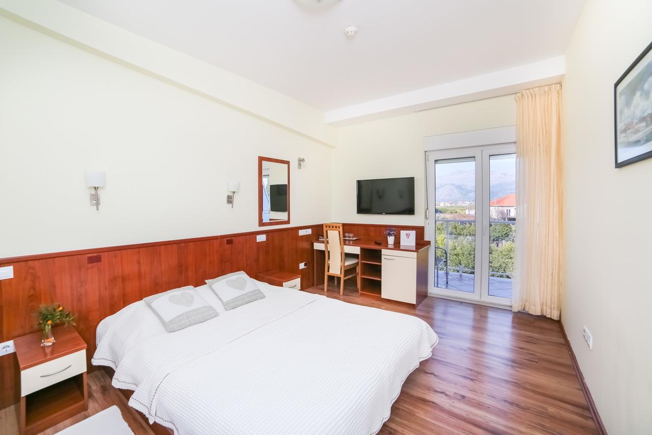 Hotel Merlot Opuzen  Экстерьер фото