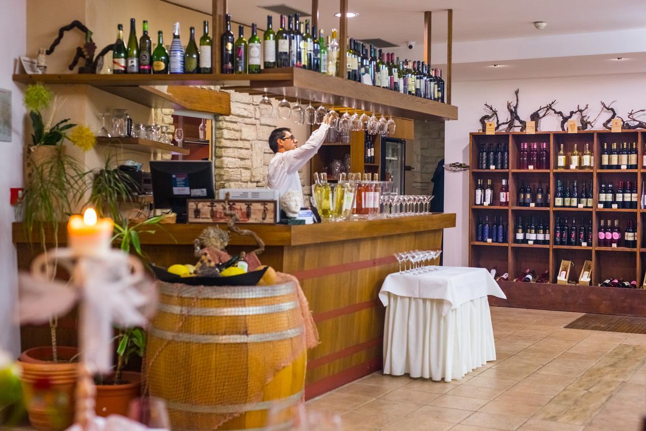 Hotel Merlot Opuzen  Экстерьер фото