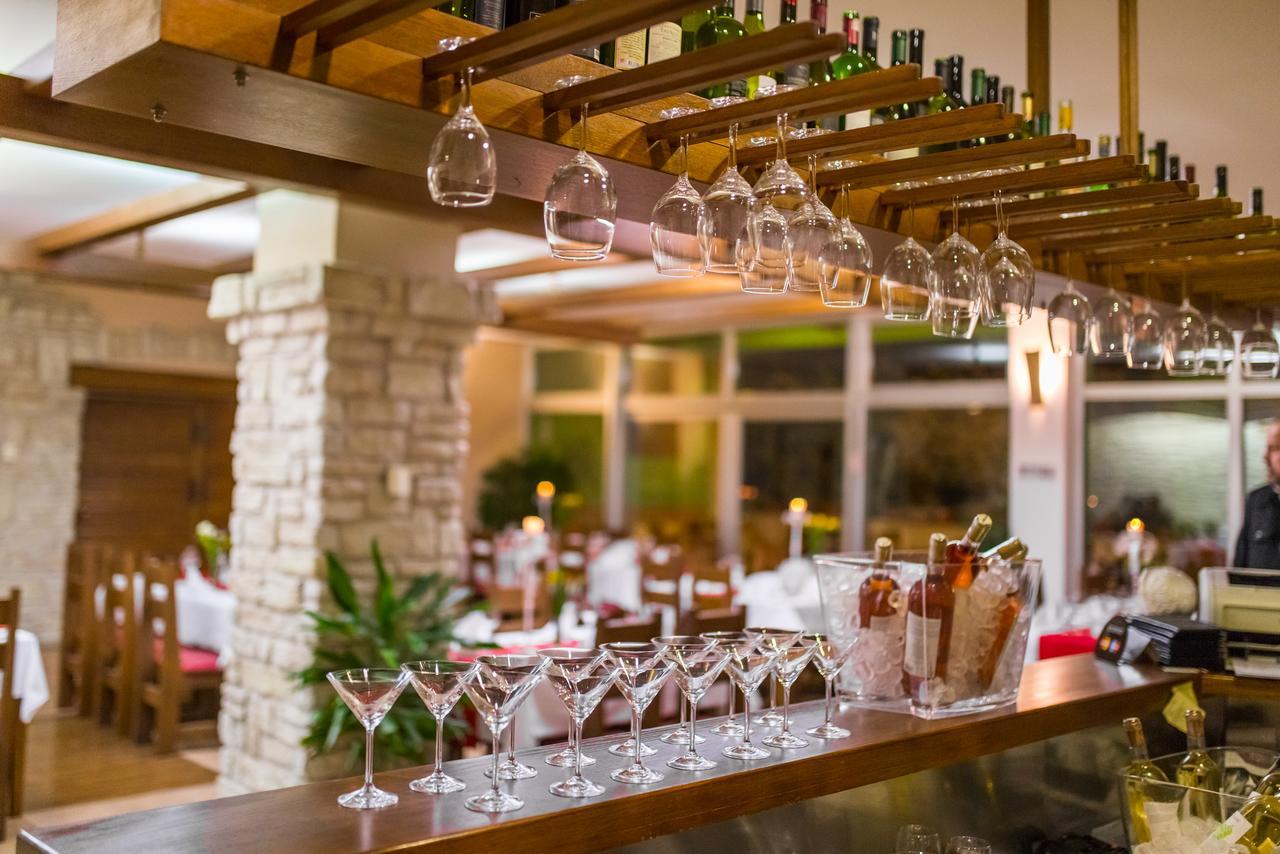 Hotel Merlot Opuzen  Экстерьер фото