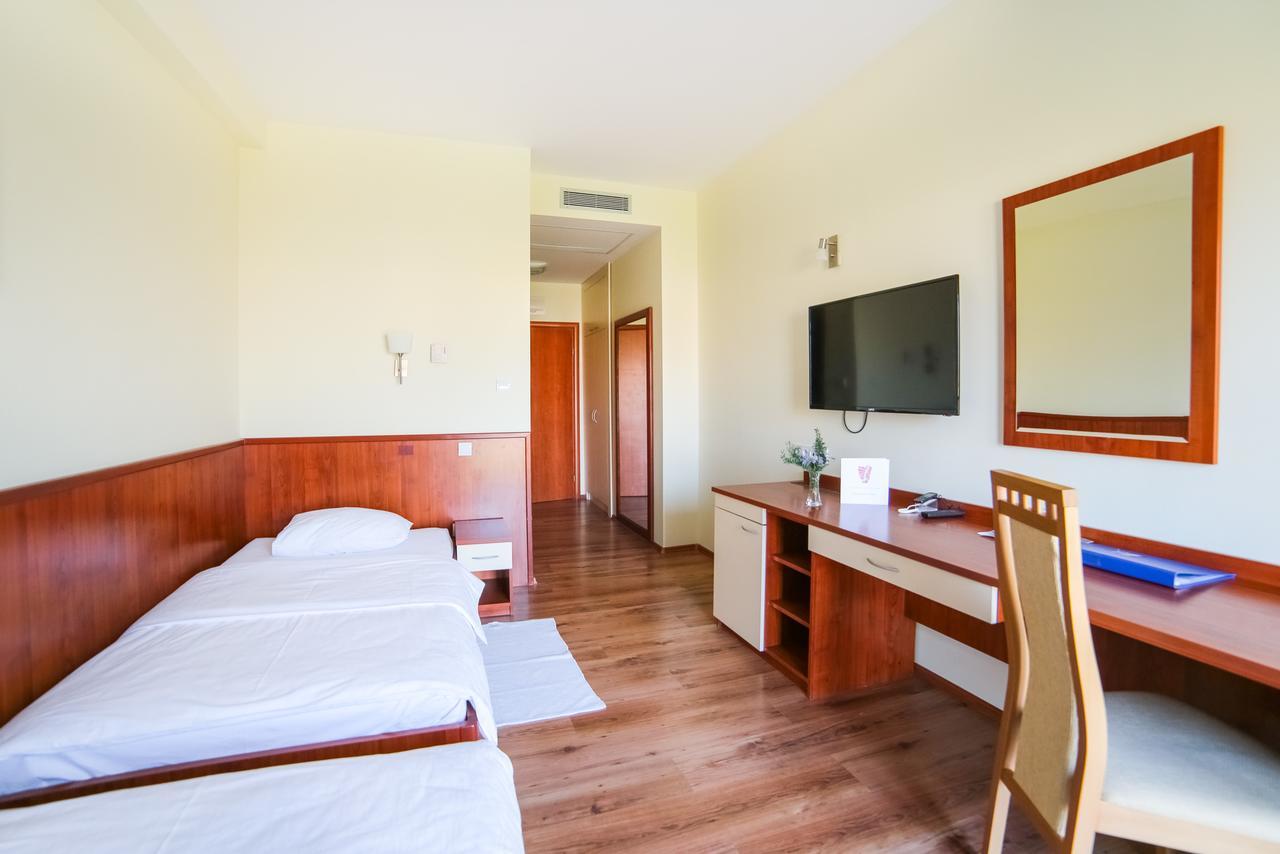 Hotel Merlot Opuzen  Экстерьер фото
