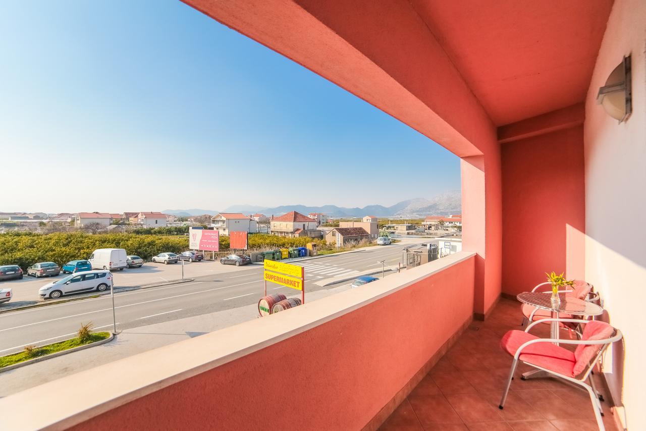 Hotel Merlot Opuzen  Экстерьер фото