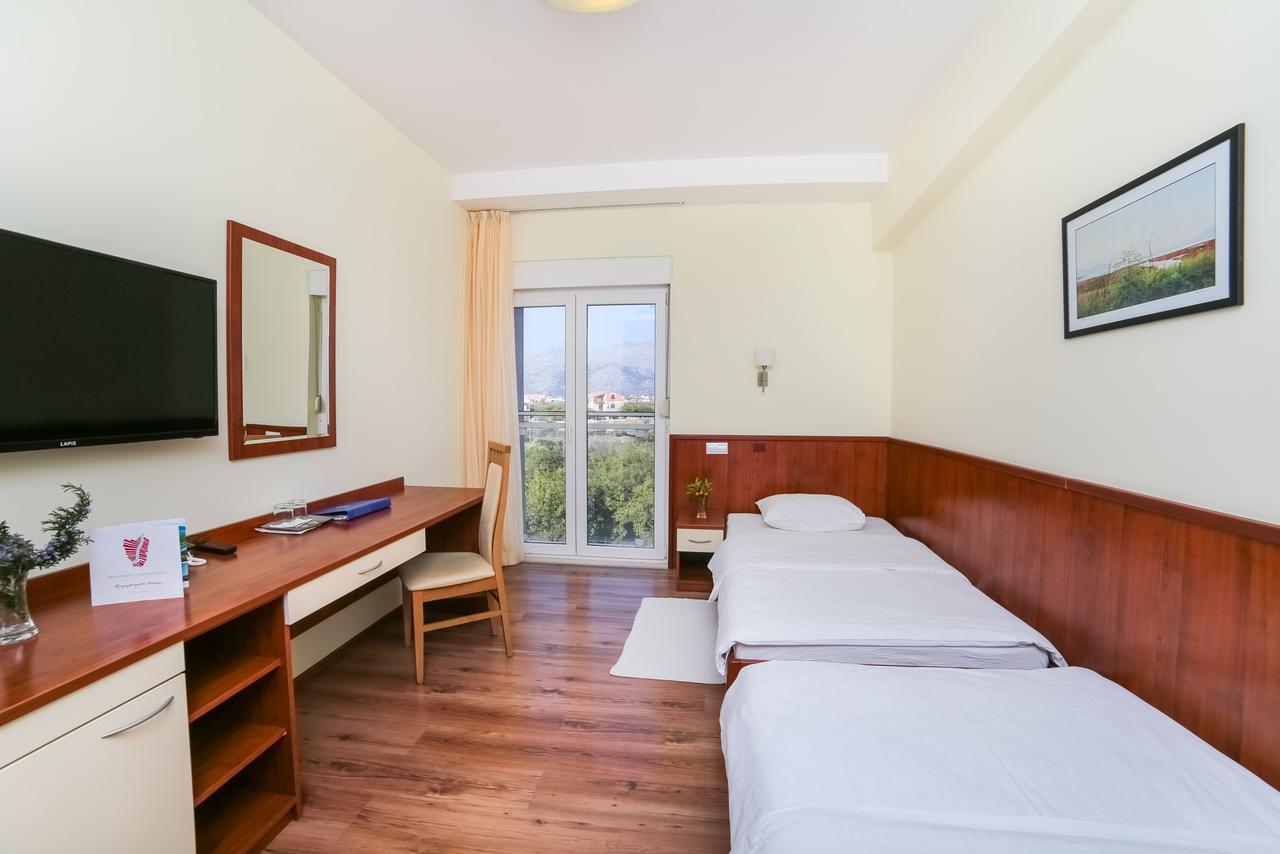 Hotel Merlot Opuzen  Экстерьер фото