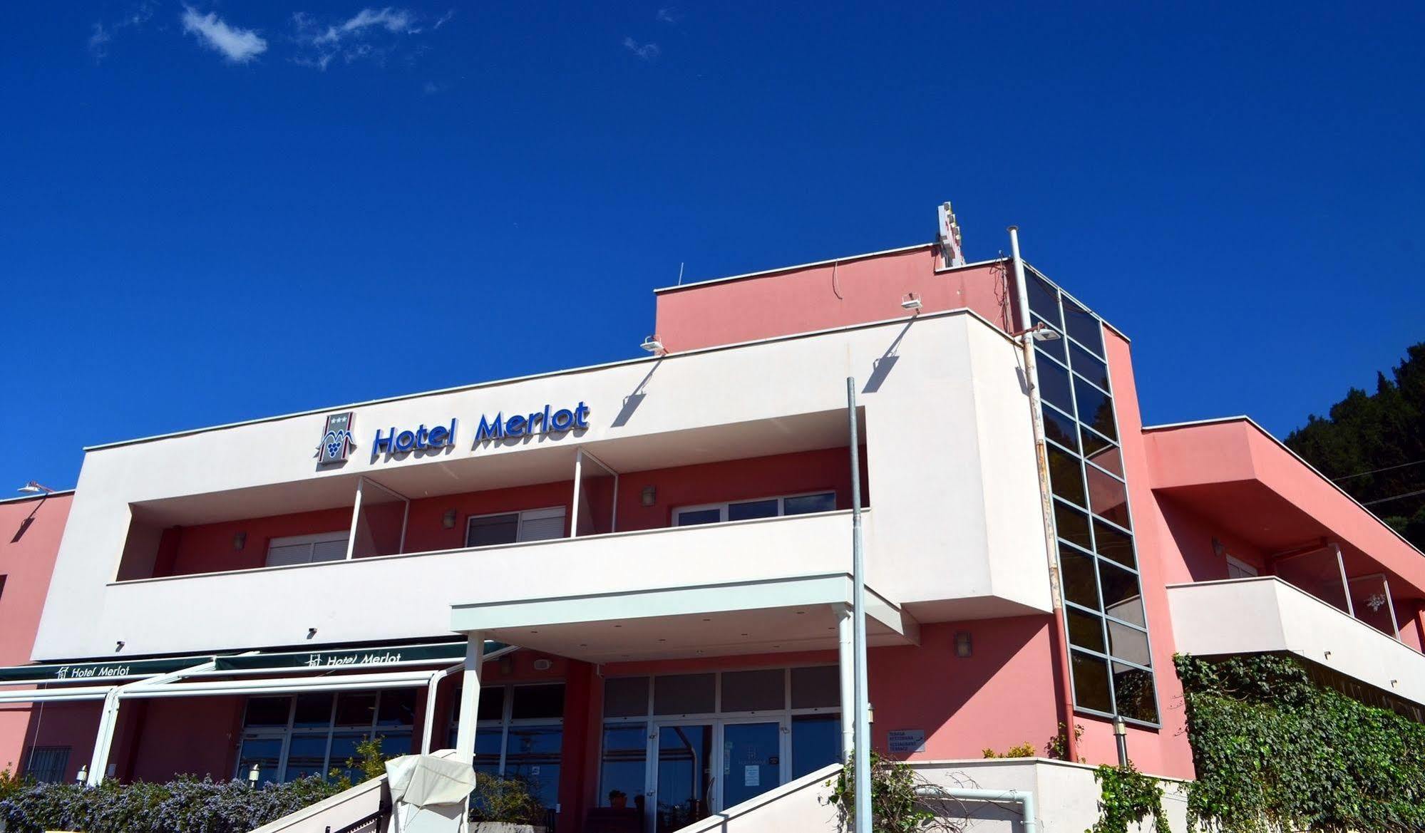 Hotel Merlot Opuzen  Экстерьер фото